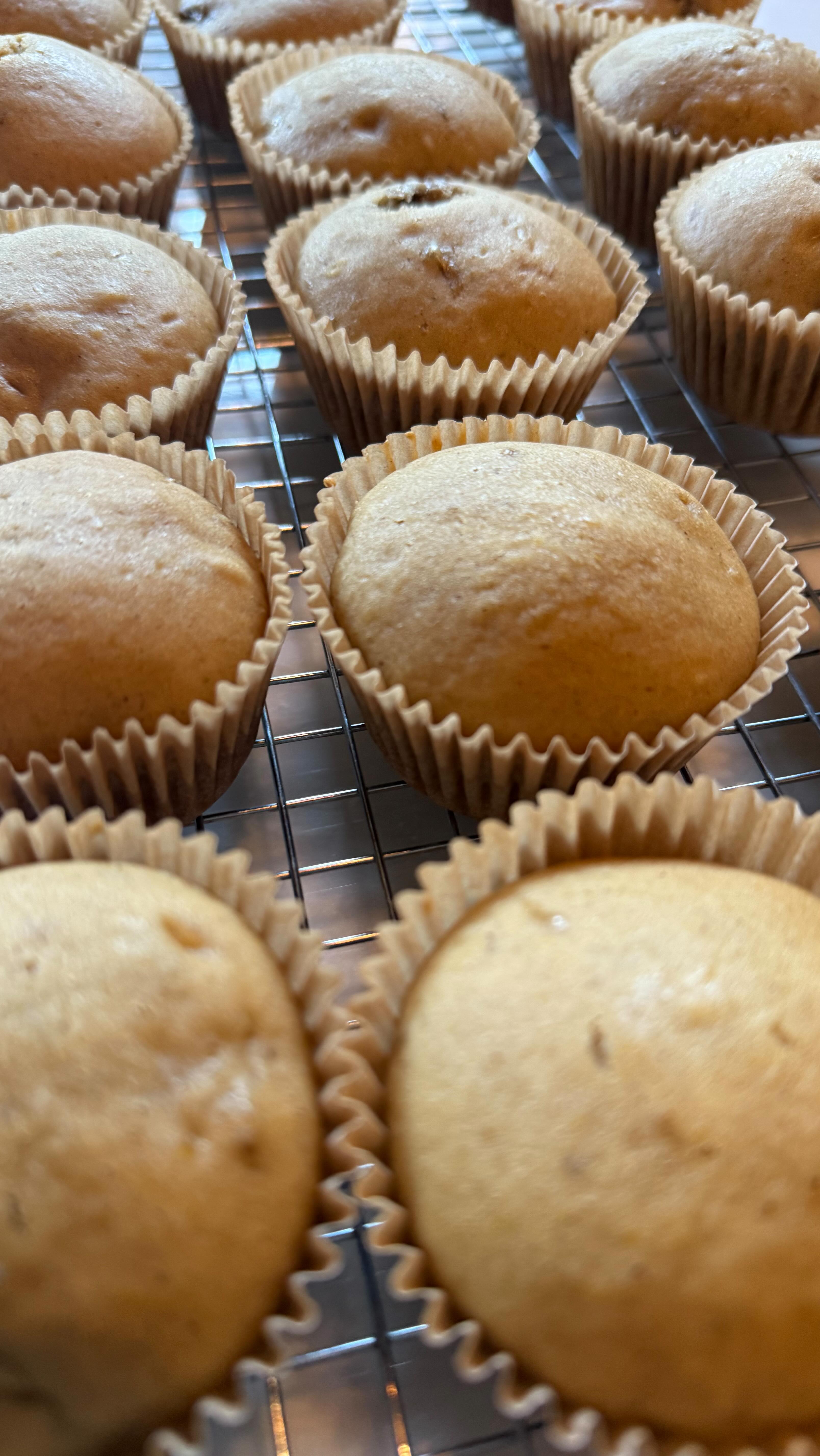 Here’s a fun and healthy chocolate chip banana bread recipe from Rainbow Kitchen 💌

Ingredients:
* 3 ripe bananas, mashed
* 1/4 cup honey or maple syrup (for natural sweetness)
* 1/4 cup melted coconut oil or butter
* 2 eggs
* 1 tsp vanilla extract
* 1 1/2 cups whole wheat flour or oat flour
* 1/2 tsp baking soda
* 1/2 tsp baking powder
* 1/4 tsp salt
* 1/2 cup dark chocolate chips (or mini chocolate chips for extra fun!)

Instructions:
1. Preheat your oven to 350°F (175°C) and grease a loaf pan or line it with parchment paper.
2. In a bowl, mash the ripe bananas until smooth.
3. Add honey (or maple syrup), melted coconut oil (or butter), eggs, and vanilla extract to the mashed bananas. Mix until everything is well combined.
4. In a separate bowl, whisk together the flour, baking soda, baking powder, and salt.
5. Gradually add the dry ingredients to the wet mixture and stir until just combined. Don’t overmix!
6. Fold in the chocolate chips for that extra burst of sweetness.
7. Pour the batter into your prepared loaf pan, spreading it evenly.
8. Bake for 45-55 minutes, or until a toothpick comes out clean when inserted in the center.
9. Let the bread cool before slicing into fun, kid-sized pieces!

Enjoy this delicious, healthy treat from Rainbow Kitchen 💓 perfect for snack time or breakfast!